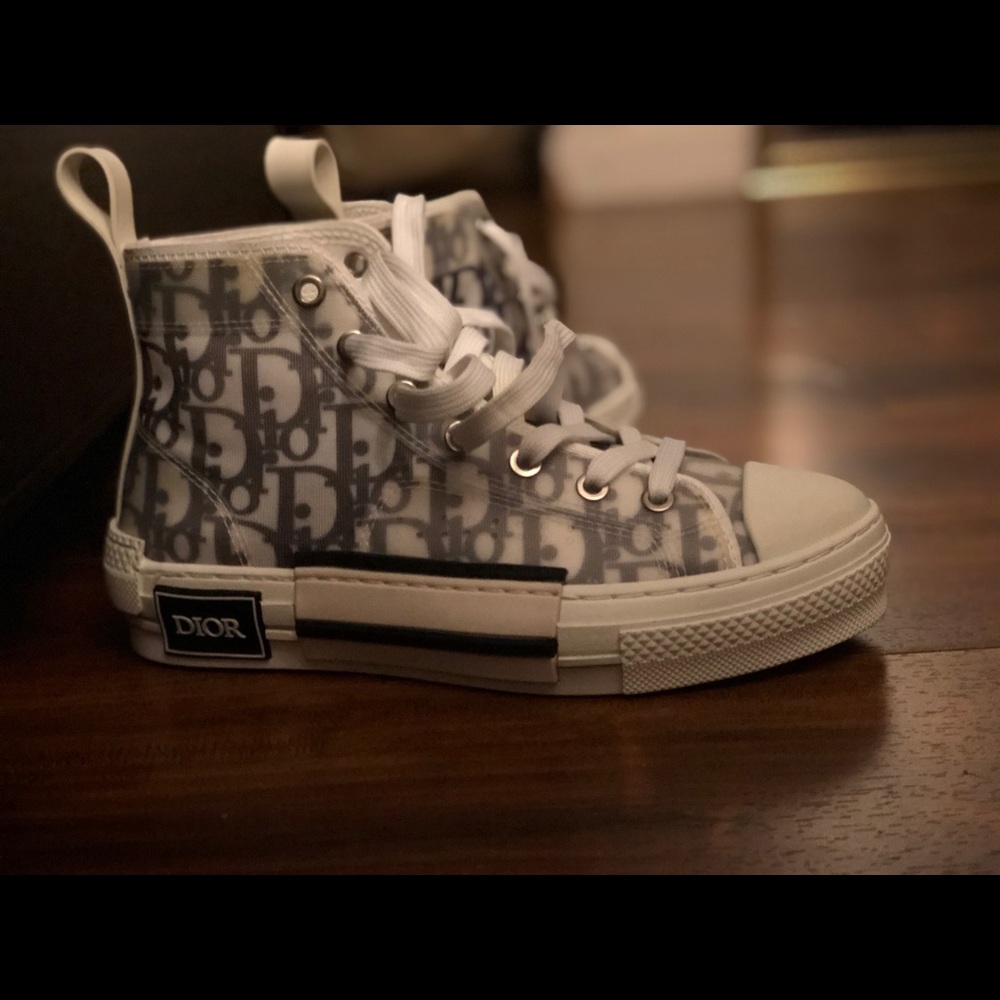 Dior B23 HIGH-TOP SNEAKER White and Black Dior Oblique Canvas
